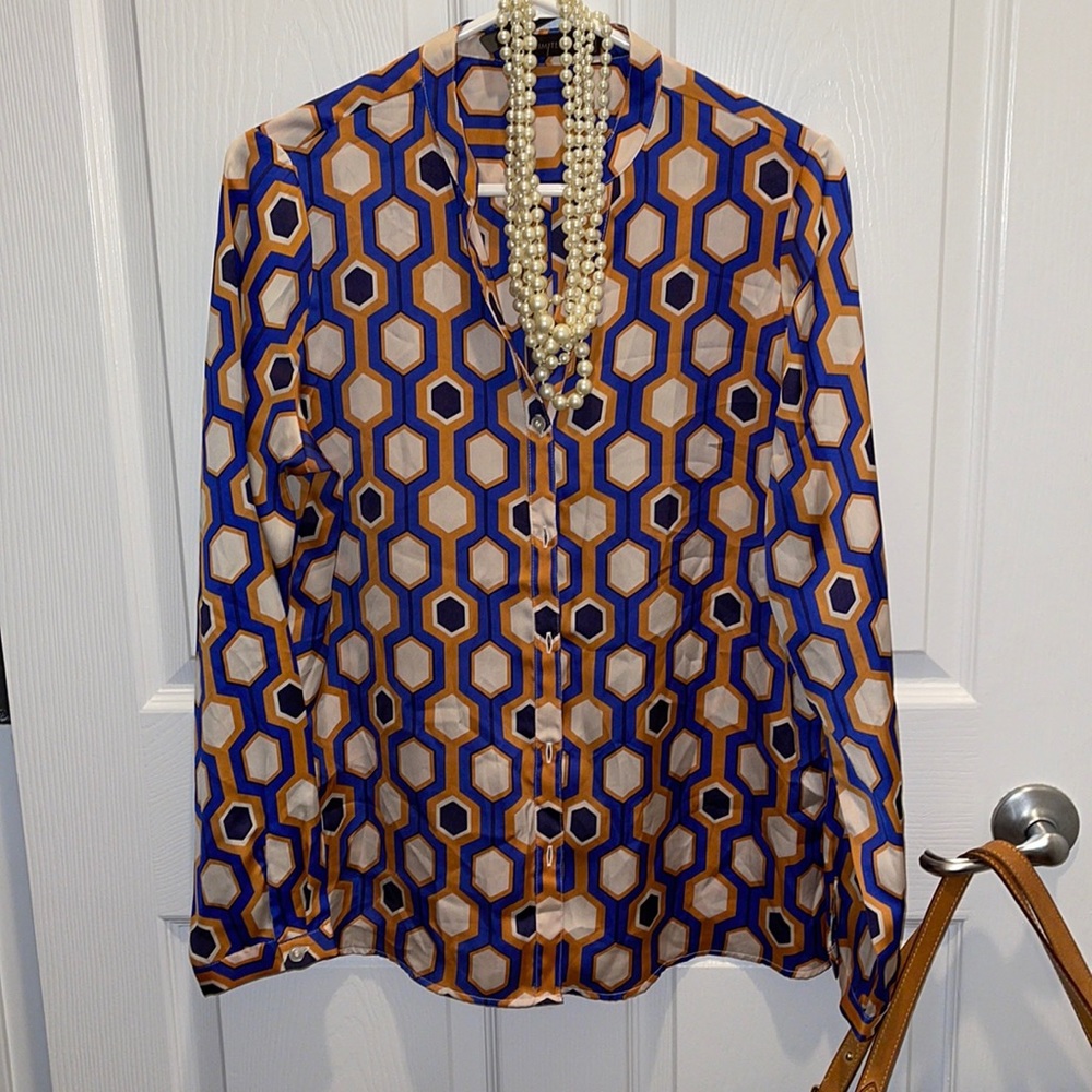Beautiful geometric print blouse